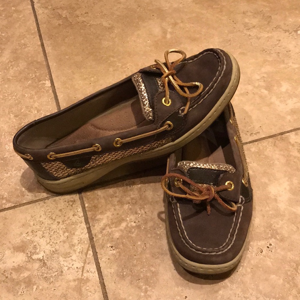 Brown sperrys